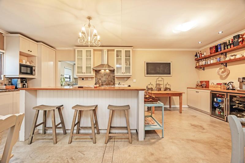 3 Bedroom Property for Sale in Uitzicht Western Cape